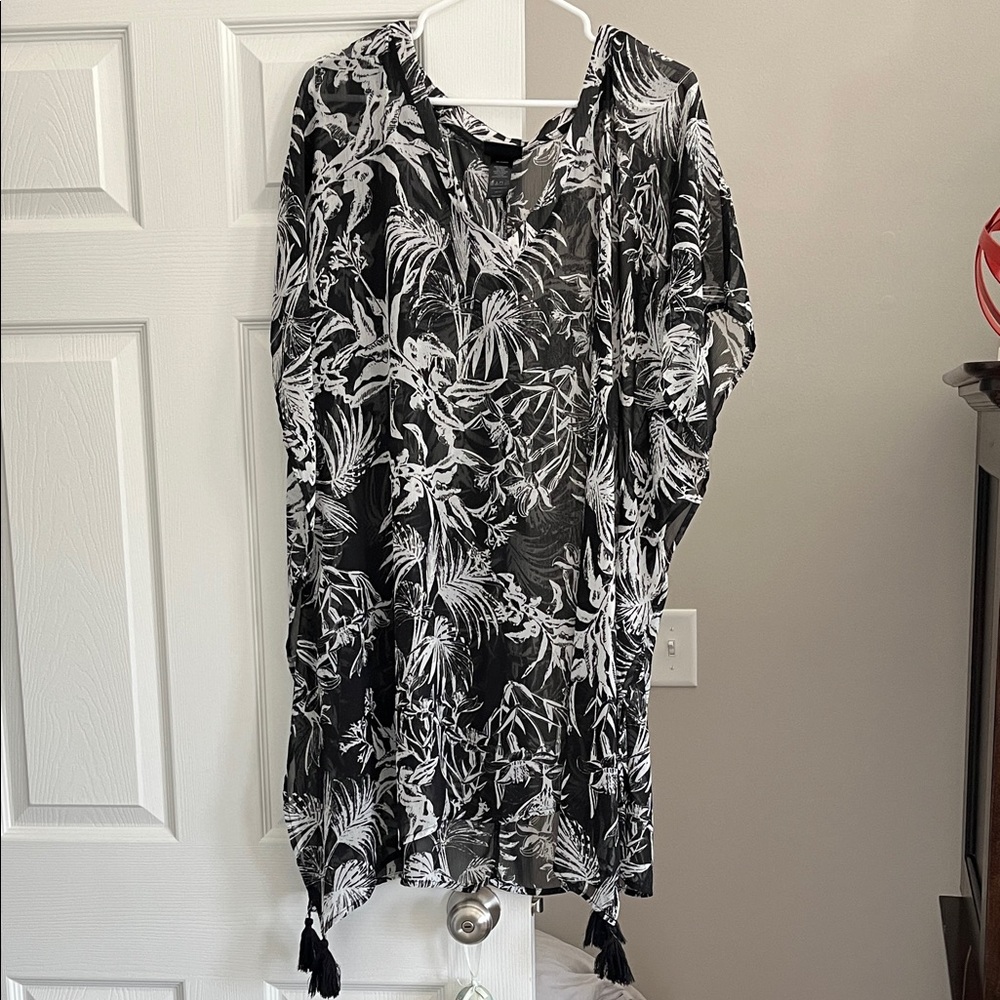 Black & White Floral Swim Coverup Tunic